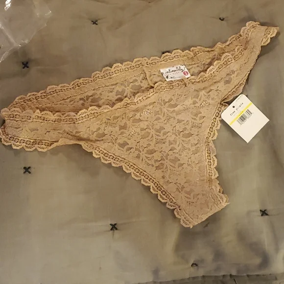Free People Lacy Thong - Picture 1 of 3